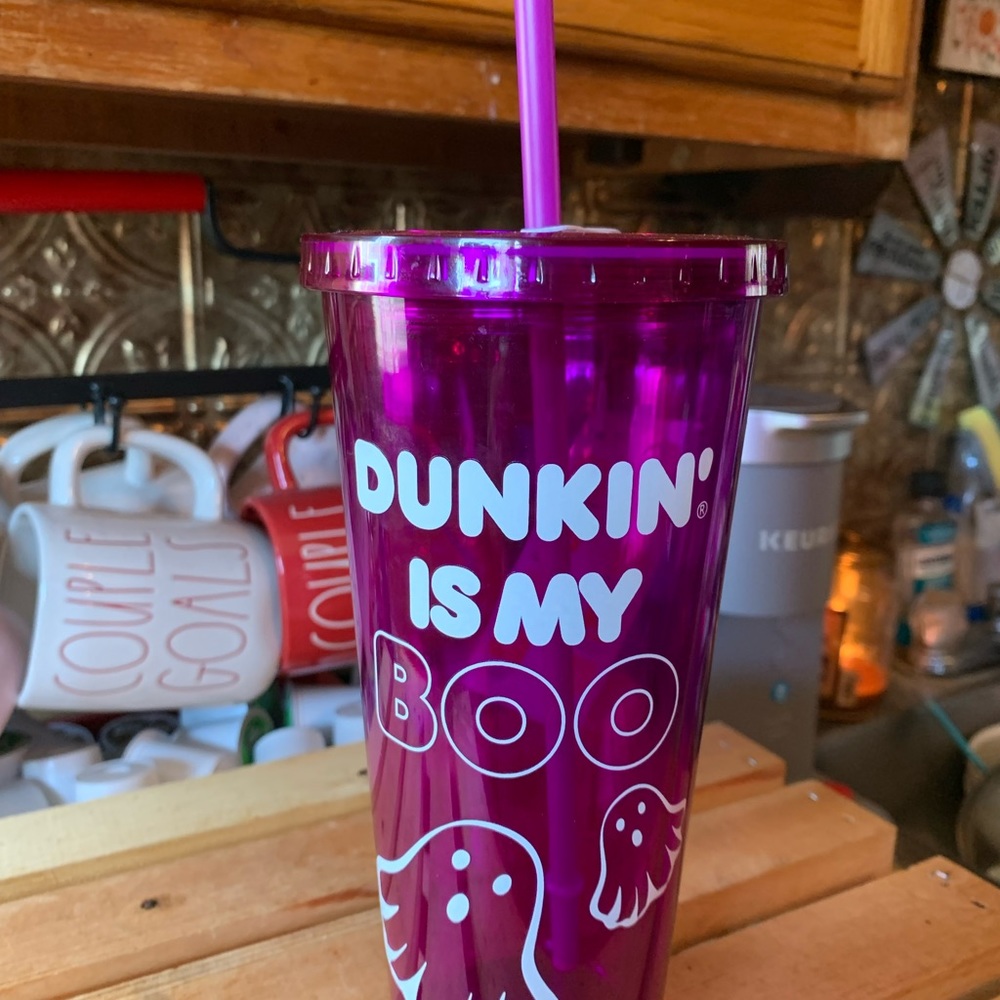 24 oz Dunkin’ glow in the dark